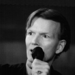 Jim Carroll at Y-Not II, Milwaukee, WI 5/7/1999 - Photo by Doug Krimmer