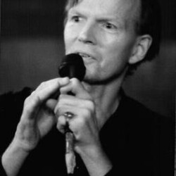 Jim Carroll at Y-Not II, Milwaukee, WI 5/7/1999 - Photo by Doug Krimmer