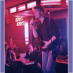 Jim Carroll at Y-Not II, Milwaukee, WI 5/7/1999 - Photo by Doug Krimmer