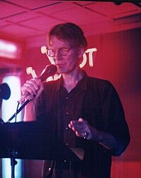 Jim Carroll at Y-Not II, Milwaukee, WI 5/7/1999 - Photo by Doug Krimmer