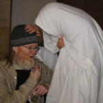 Linda Blesses Jim / Performance Art Pioneer Linda Montano Blesses Poet, Author, Musician Jim Carroll.
Linda Montano "is a very famous performance artist and former nun and one of my mentors. She stayed at my place about a year ago when she came in for a show she was in at the Guggenheim. The next morning I took her to Balducci's so she and Jim, these two great Catholics, could meet. She also channels Mother Theresa and when she met Jim, she arrived in that mode. She blessed Jim and he took it very seriously. I felt blest just to be there." - Veronica Vera (Jim Carroll's next-door neighbor in Chelsea) Linda Blesses Jim / Performance Art Pioneer Linda Montano Blesses Poet, Author, Musician Jim Carroll. Linda Montano "is a very famous performance artist and former nun and one of my mentors. She stayed at my place about a year ago when she came in for a show she was in at the Guggenheim. The next morning I took her to Balducci's so she and Jim, these two great Catholics, could meet. She also channels Mother Theresa and when she met Jim, she arrived in that mode. She blessed Jim and he took it very seriously. I felt blest just to be there." - Veronica Vera (Jim Carroll's next-door neighbor in Chelsea)